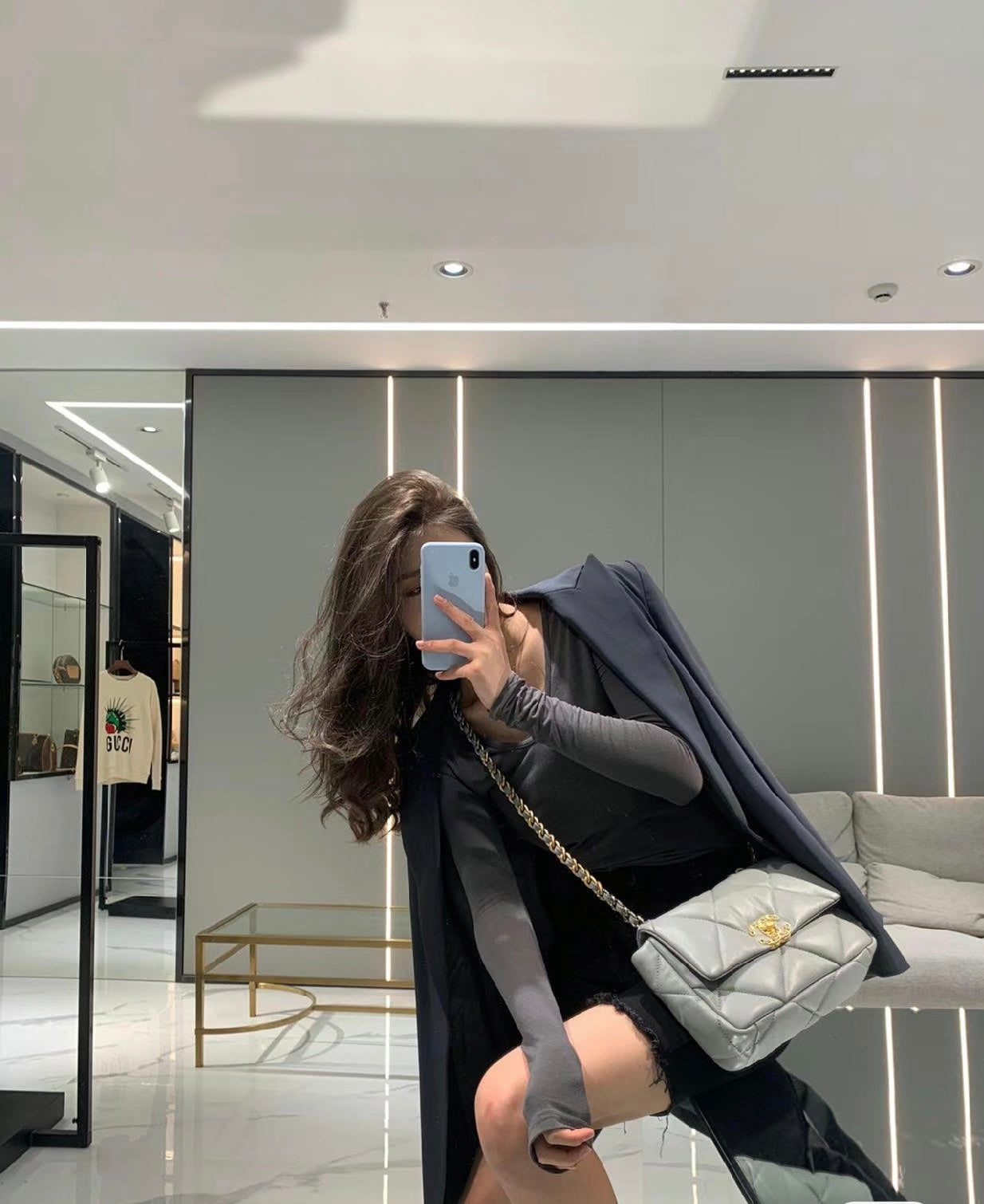 CH  19 HANDBAG 26  Lambskin Light Grey