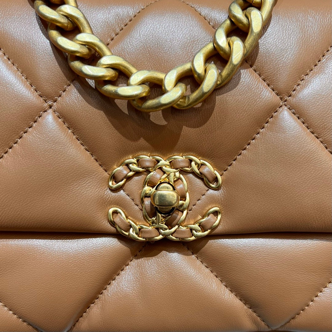 CH 19 HANDBAG 26  Lambskin Gold Brown