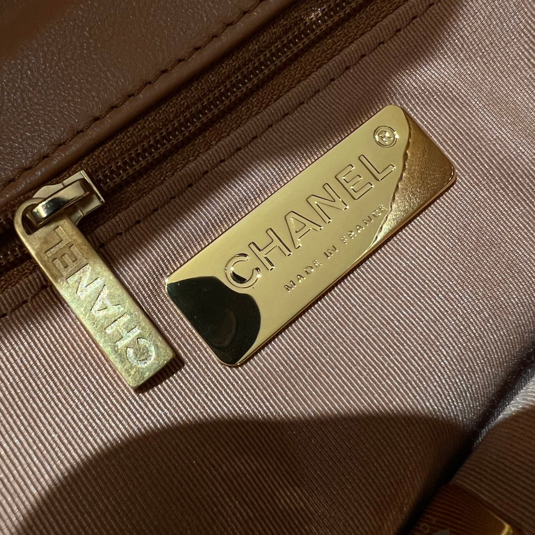 CH 19 HANDBAG 26  Lambskin Gold Brown