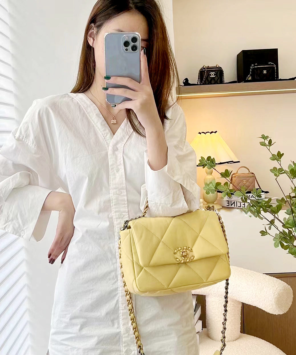 CH 19 HANDBAG 26  Lambskin Chicken Yellow