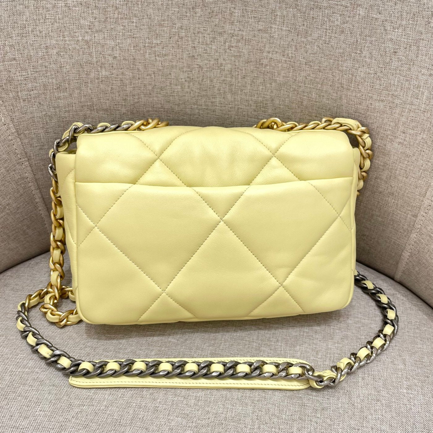 CH 19 HANDBAG 26  Lambskin Chicken Yellow