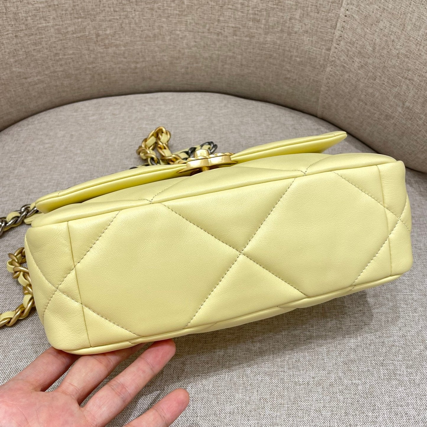 CH 19 HANDBAG 26  Lambskin Chicken Yellow
