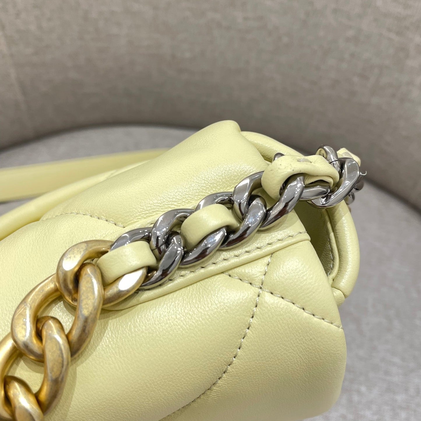 CH 19 HANDBAG 26  Lambskin Chicken Yellow