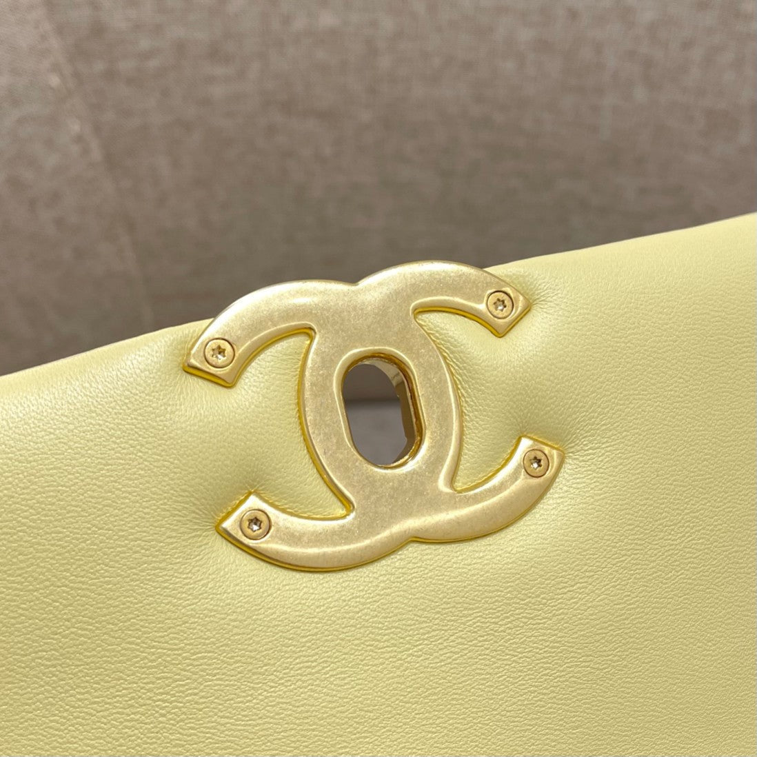 CH 19 HANDBAG 26  Lambskin Chicken Yellow