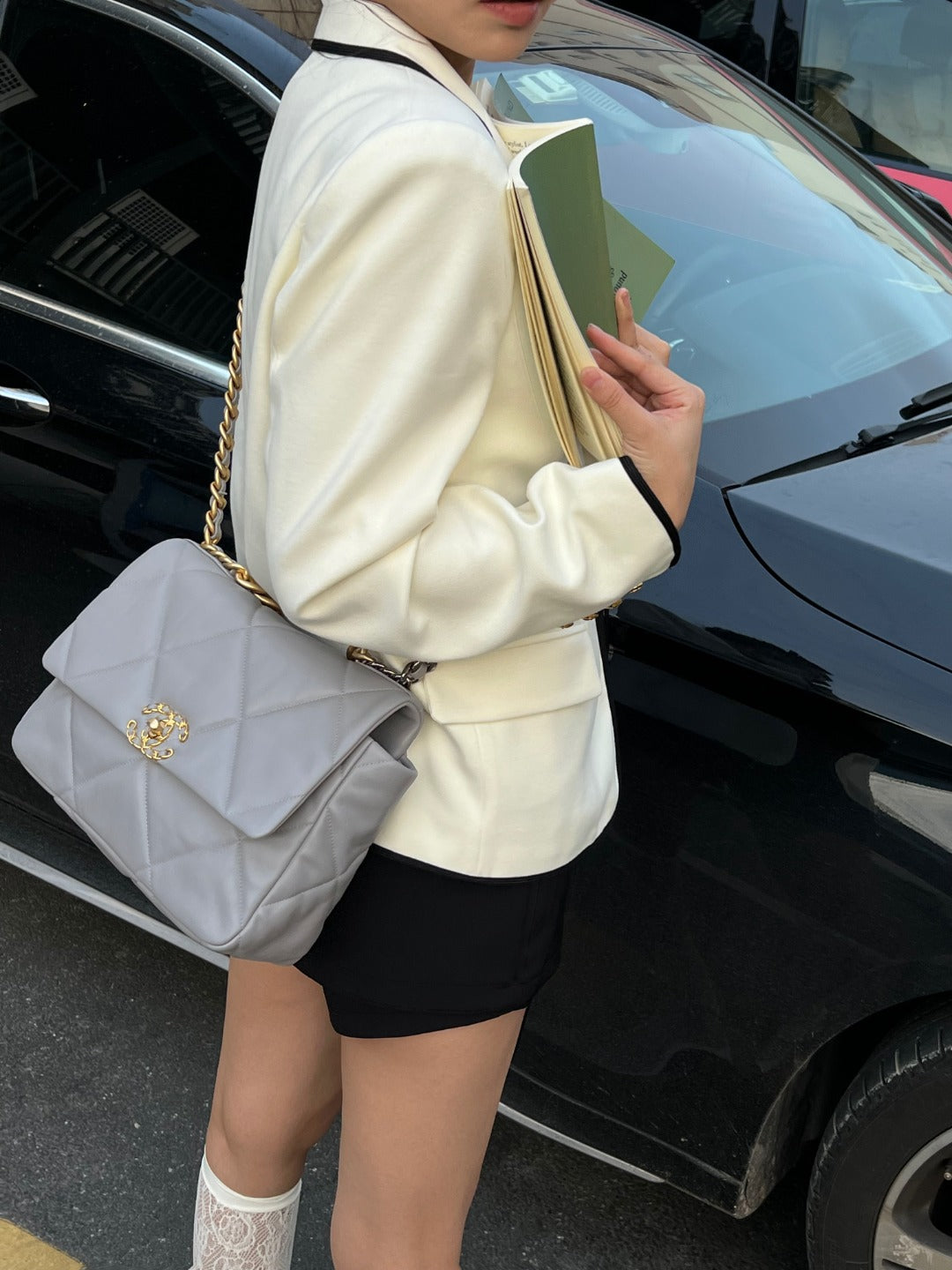 CH 19 LARGE HANDBAG 30  Lambskin Light Grey