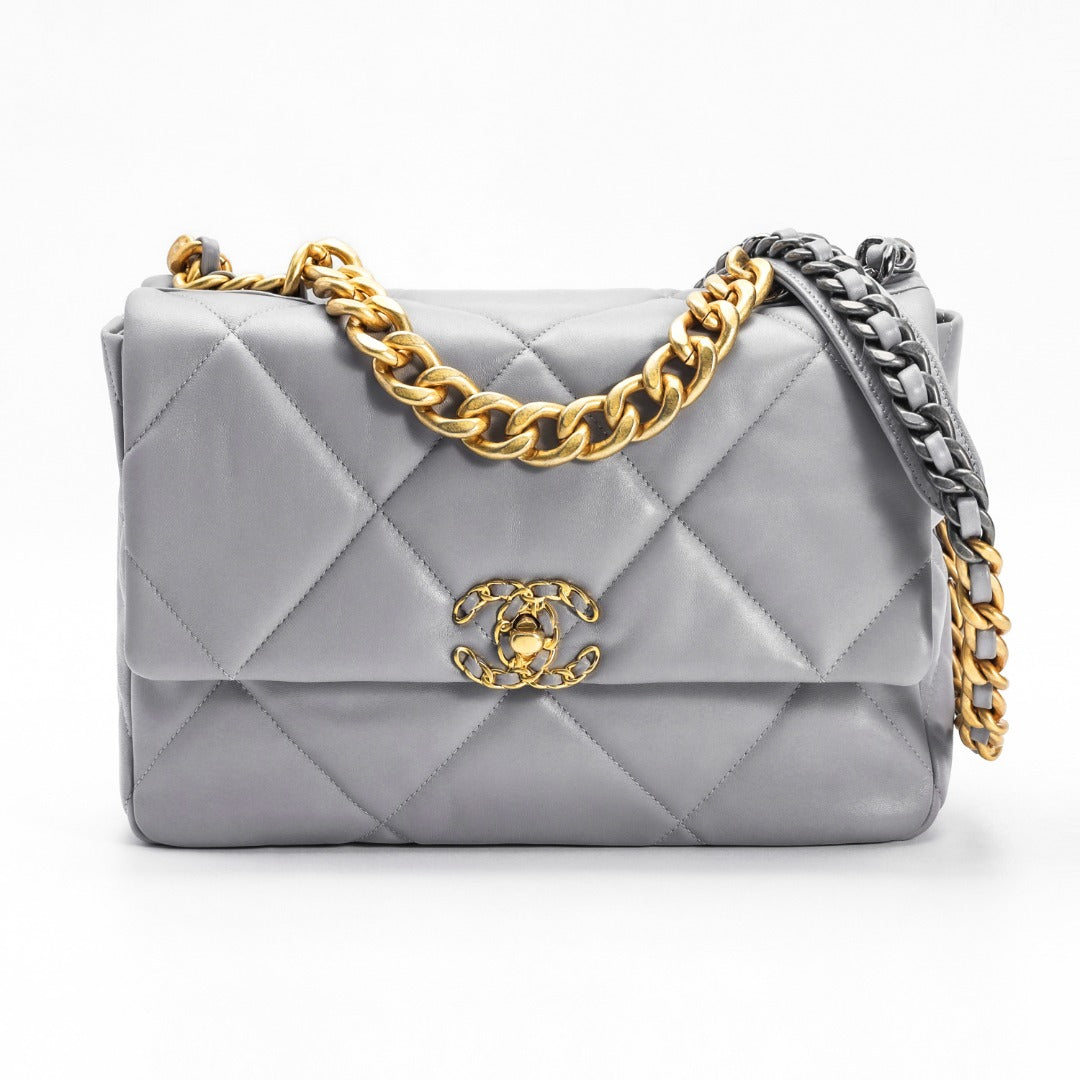 CH 19 LARGE HANDBAG 30  Lambskin Light Grey