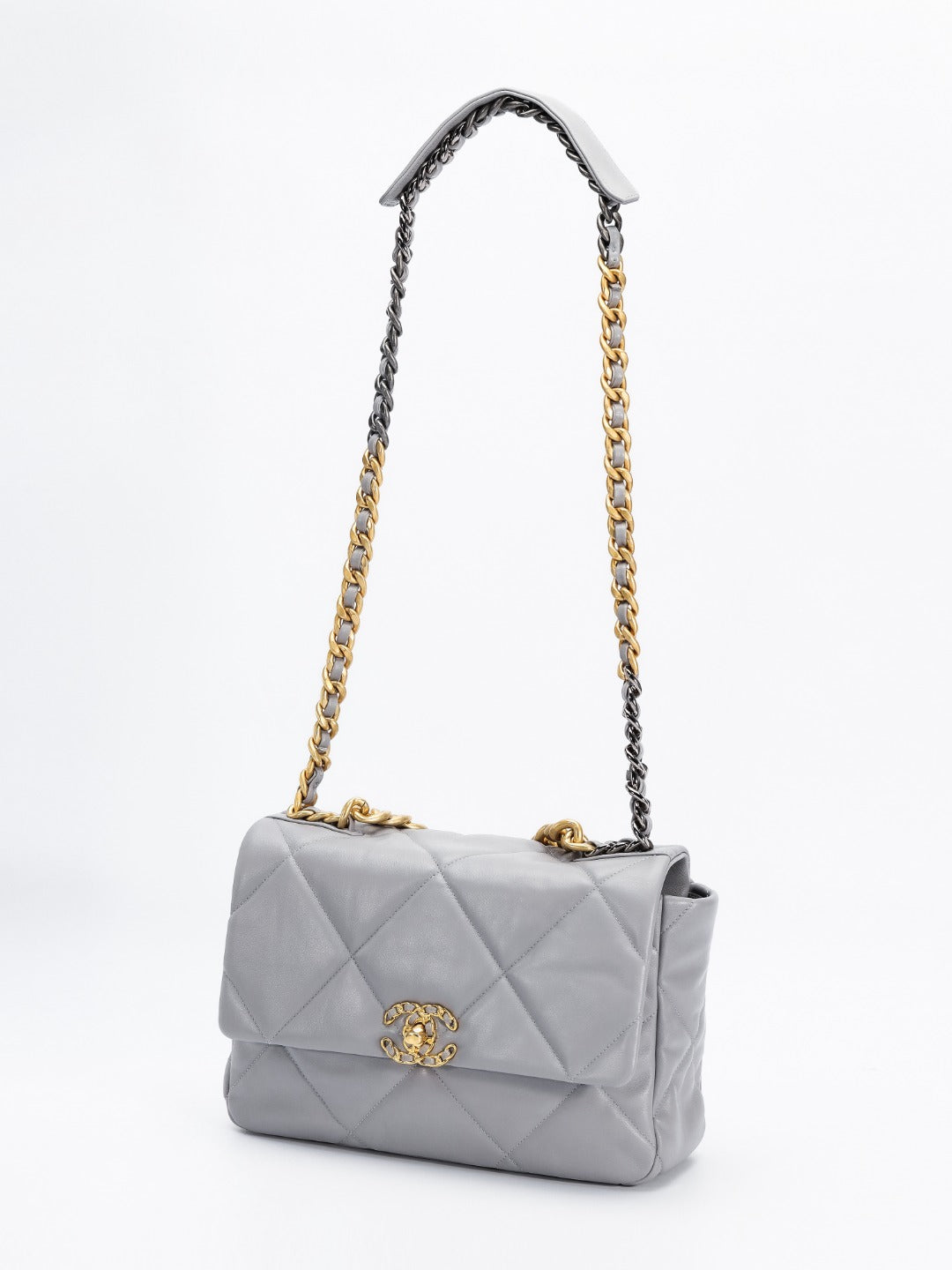 CH 19 LARGE HANDBAG 30  Lambskin Light Grey