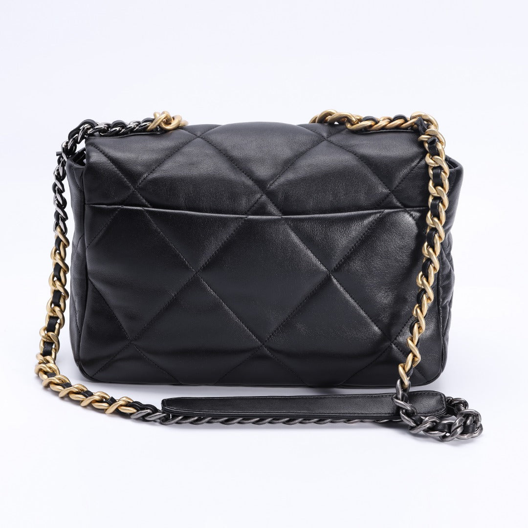 CH  19 LARGE HANDBAG 30  Lambskin Black