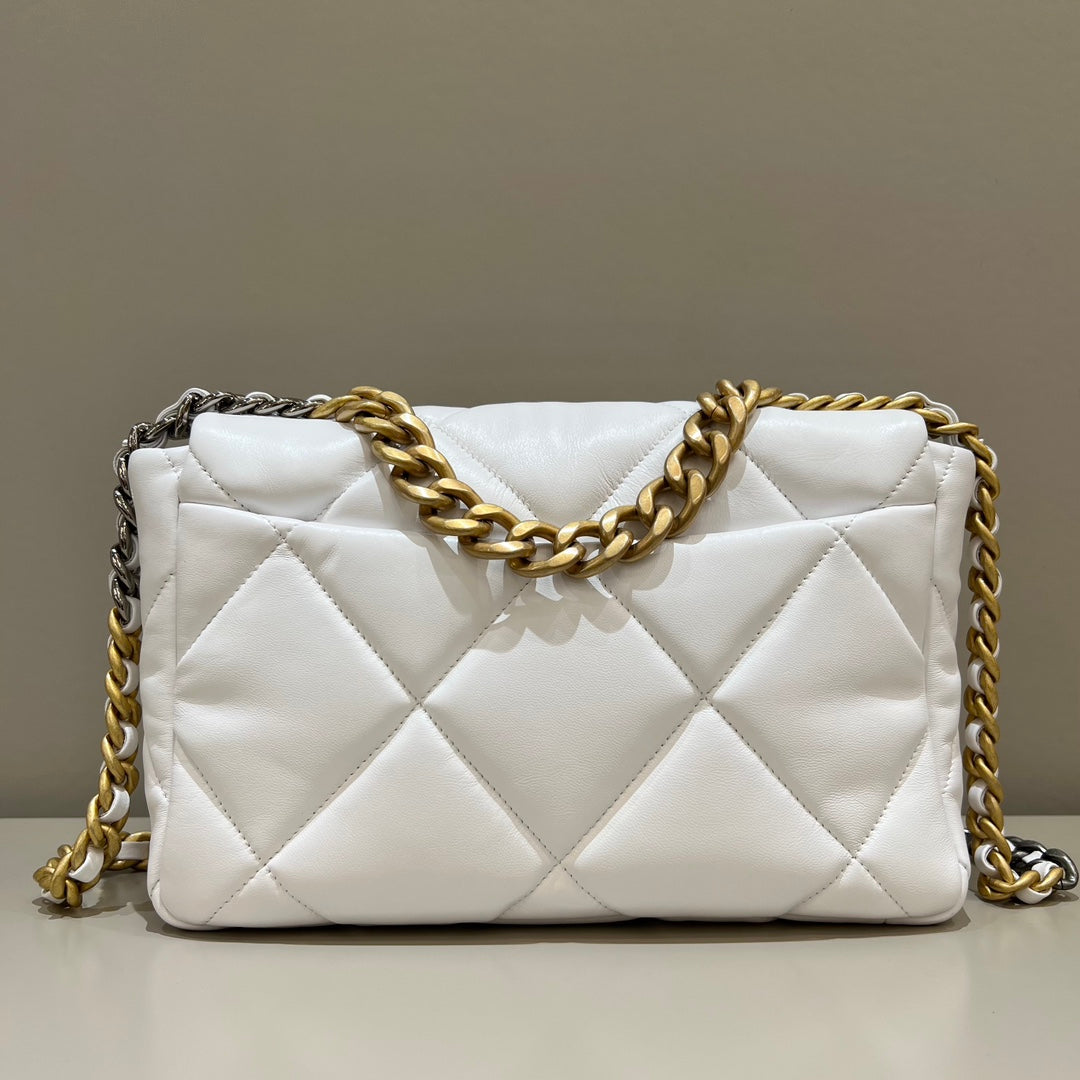CH  19 LARGE HANDBAG 30  Lambskin White