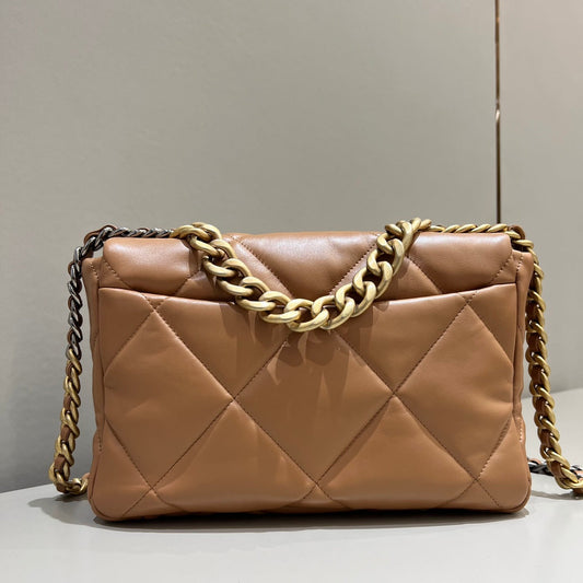 CH  19 LARGE HANDBAG 30  Lambskin Gold Brown
