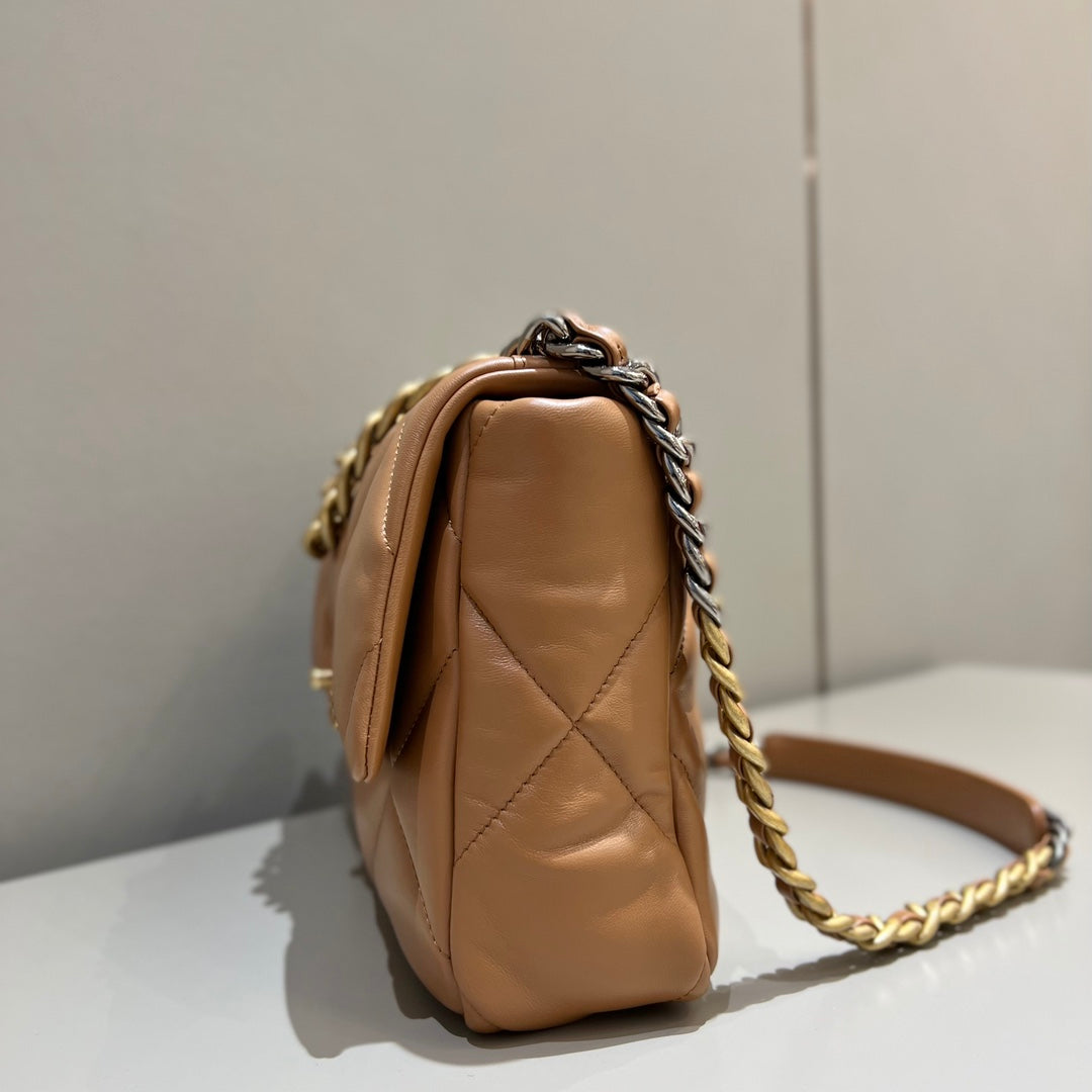CH  19 LARGE HANDBAG 30  Lambskin Gold Brown
