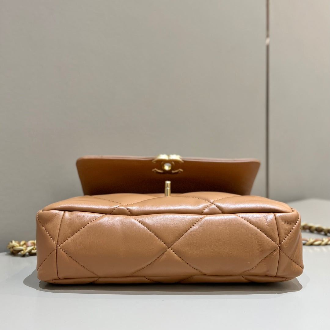 CH  19 LARGE HANDBAG 30  Lambskin Gold Brown