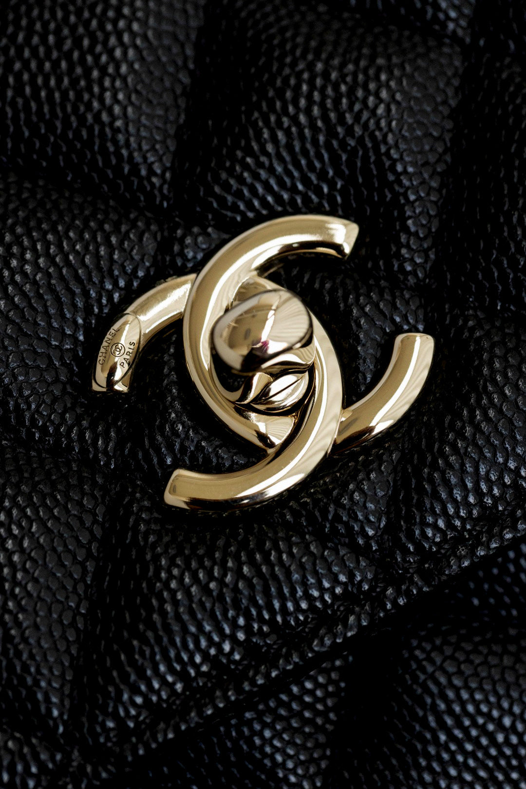 CH  MINI FLAP BAG WITH TOP HANDLE 19  Grained Calfskin Black