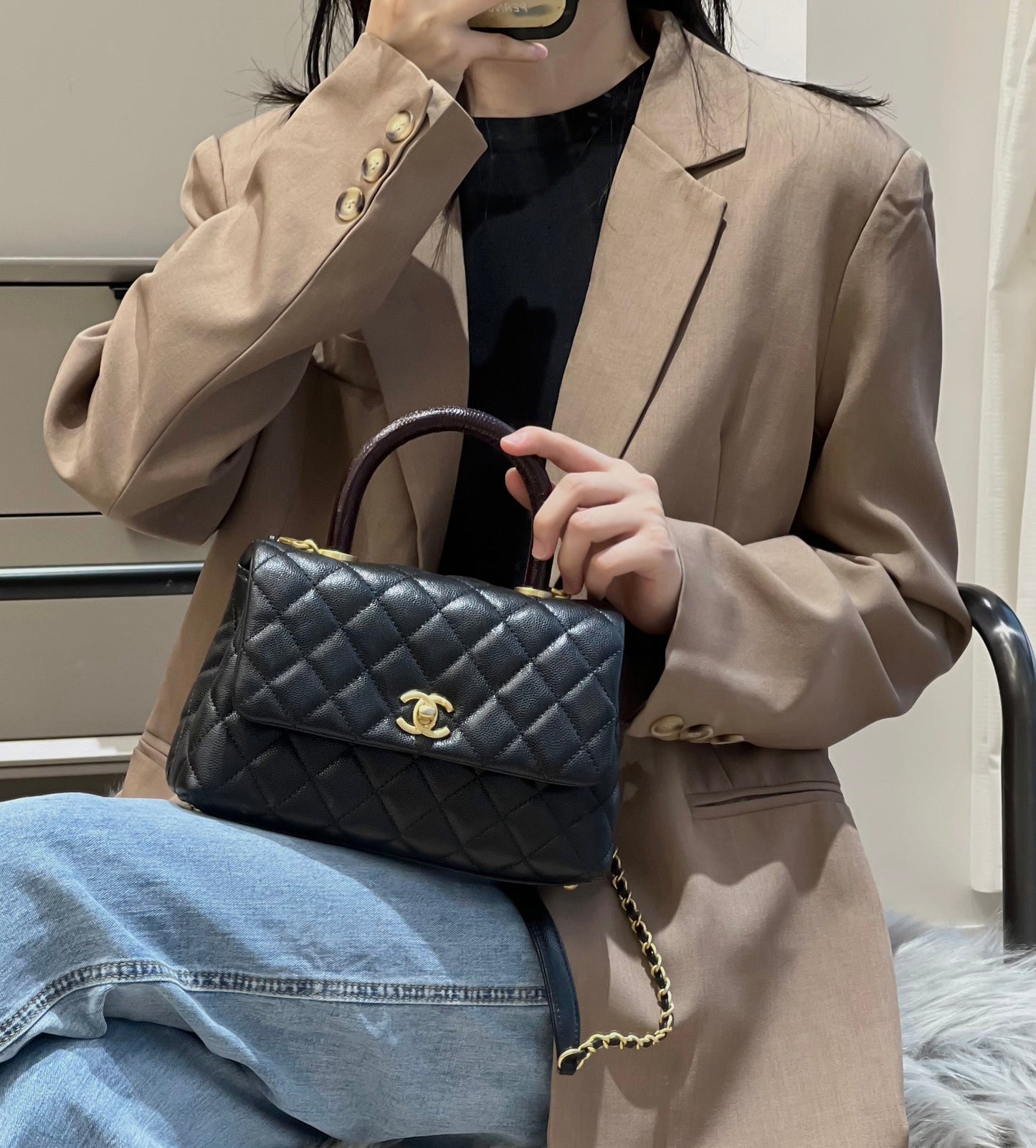 CH  FLAP BAG WITH TOP HANDLE 24  Small Grained Calfskin Lizard Handle Black