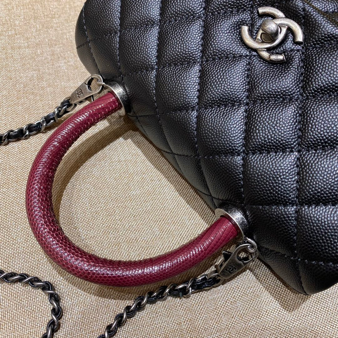 CH  FLAP BAG WITH TOP HANDLE 24  Small Grained Calfskin Lizard Handle Black