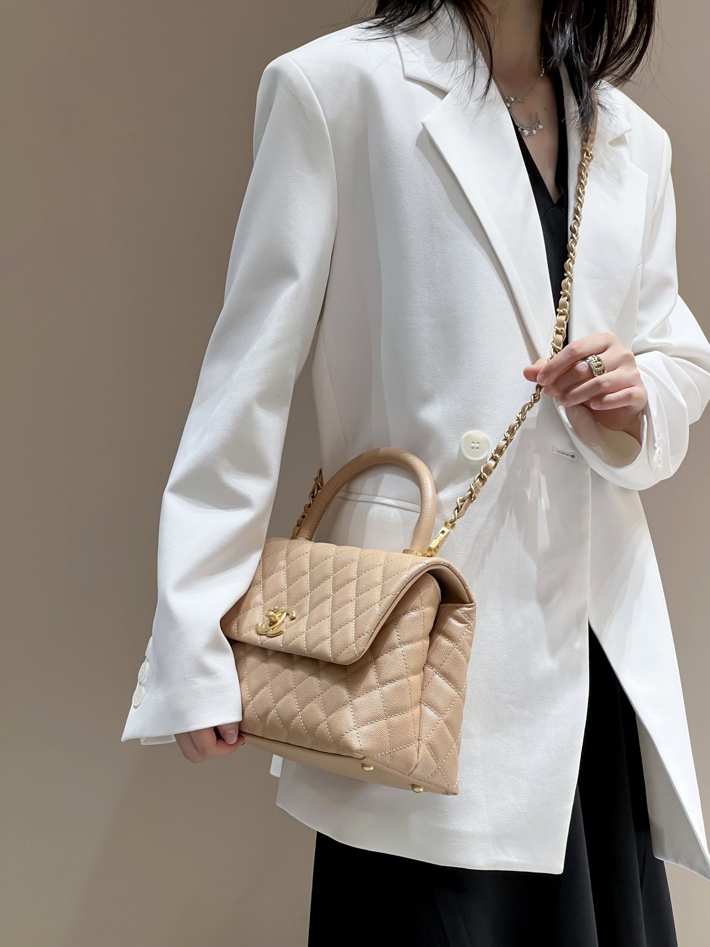 CH LARGE FLAP BAG WITH TOP HANDLE 29  Small Grained Calfskin Light Teas