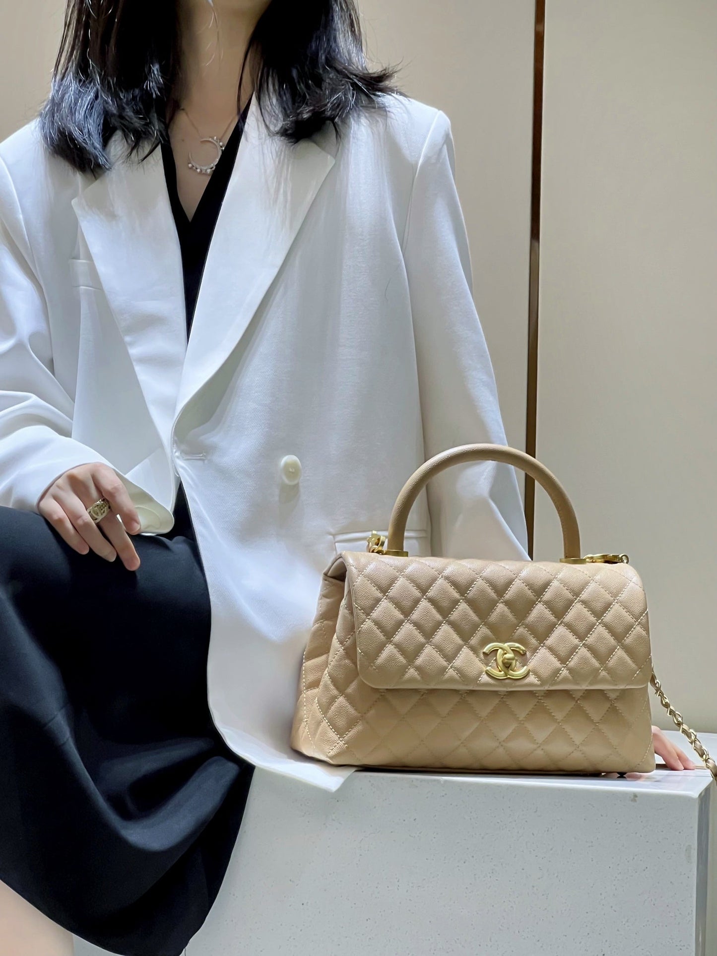 CH LARGE FLAP BAG WITH TOP HANDLE 29  Small Grained Calfskin Light Teas