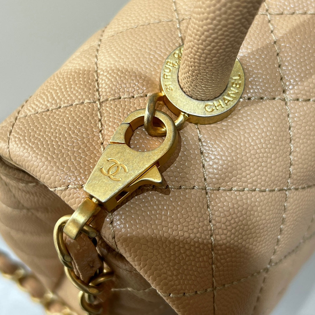 CH LARGE FLAP BAG WITH TOP HANDLE 29  Small Grained Calfskin Light Teas