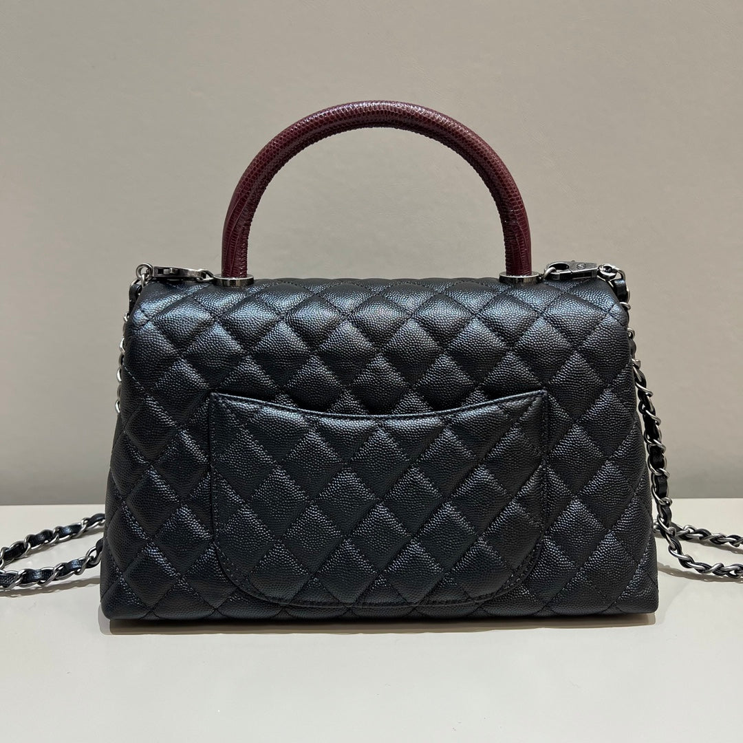 CH LARGE FLAP BAG WITH TOP HANDLE 29  Small Grained Calfskin Lizard Handle Black