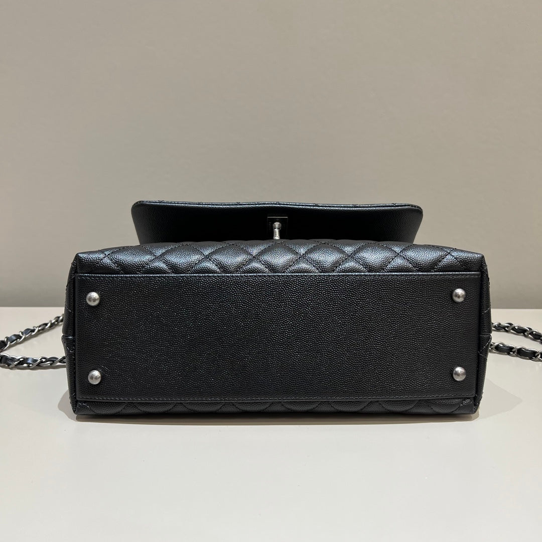 CH LARGE FLAP BAG WITH TOP HANDLE 29  Small Grained Calfskin Lizard Handle Black