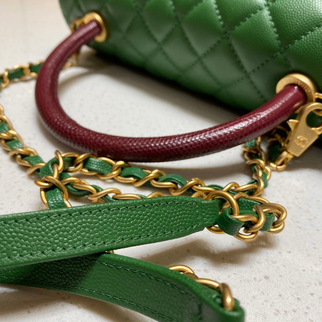 CH LARGE FLAP BAG WITH TOP HANDLE 29  Small Grained Calfskin Lizard Handle Green