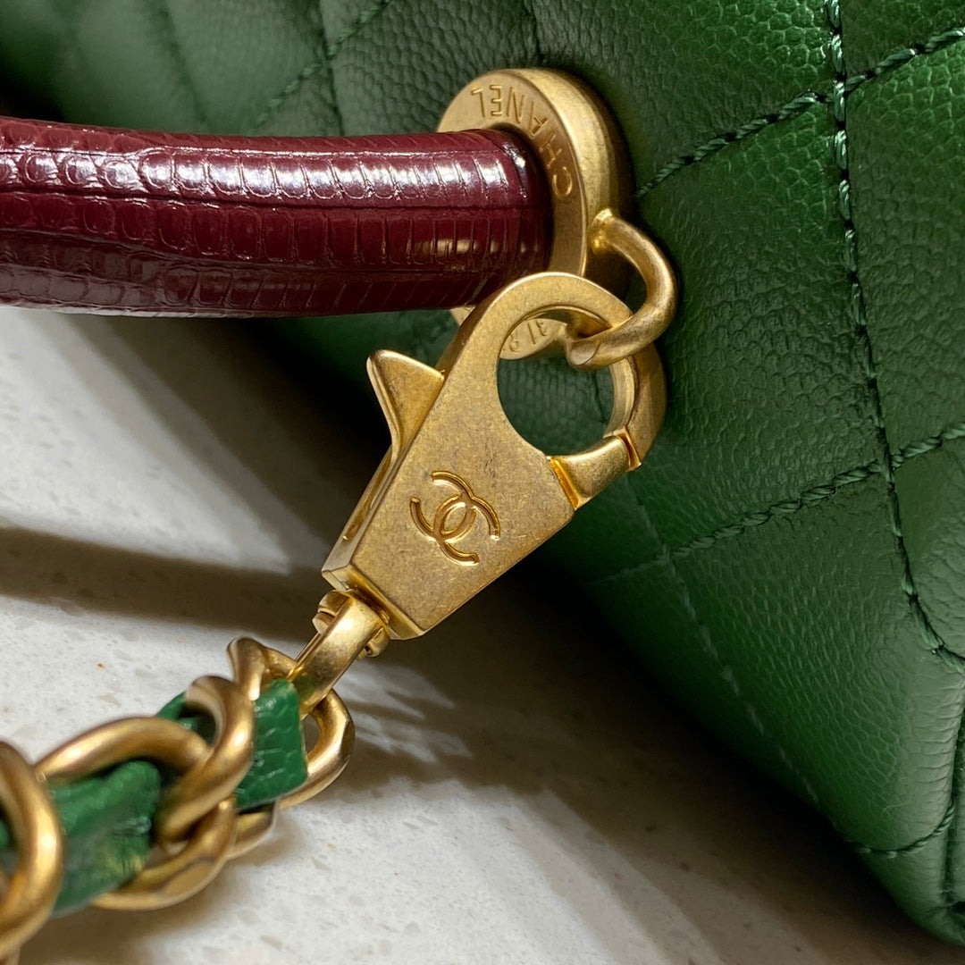 CH LARGE FLAP BAG WITH TOP HANDLE 29  Small Grained Calfskin Lizard Handle Green