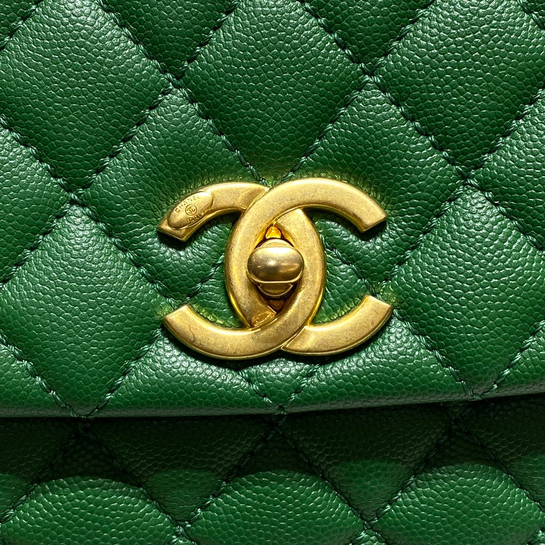CH LARGE FLAP BAG WITH TOP HANDLE 29  Small Grained Calfskin Lizard Handle Green