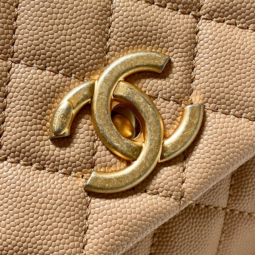 CH LARGE FLAP BAG WITH TOP HANDLE 29  Small Grained Calfskin Lizard Handle Light Teas