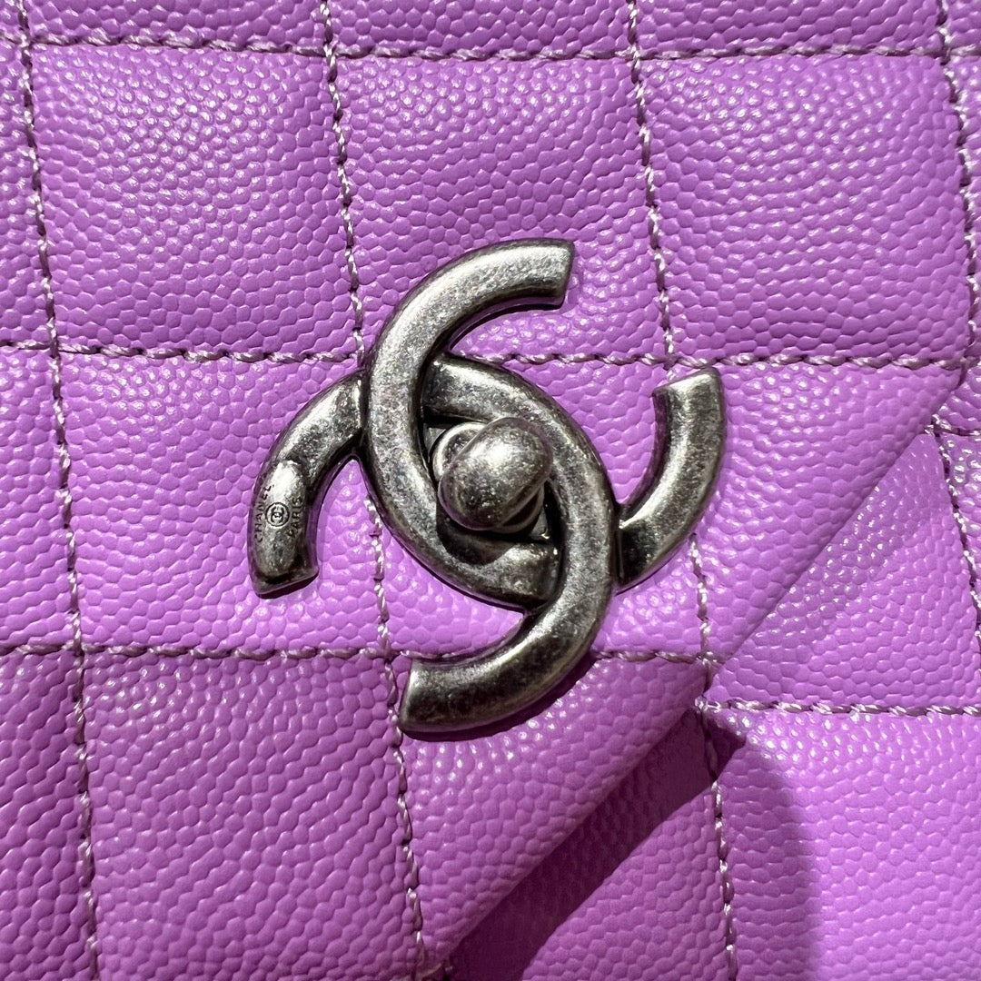 CH LARGE FLAP BAG WITH TOP HANDLE 29  Small Grained Calfskin Lizard Handle Taro Purple