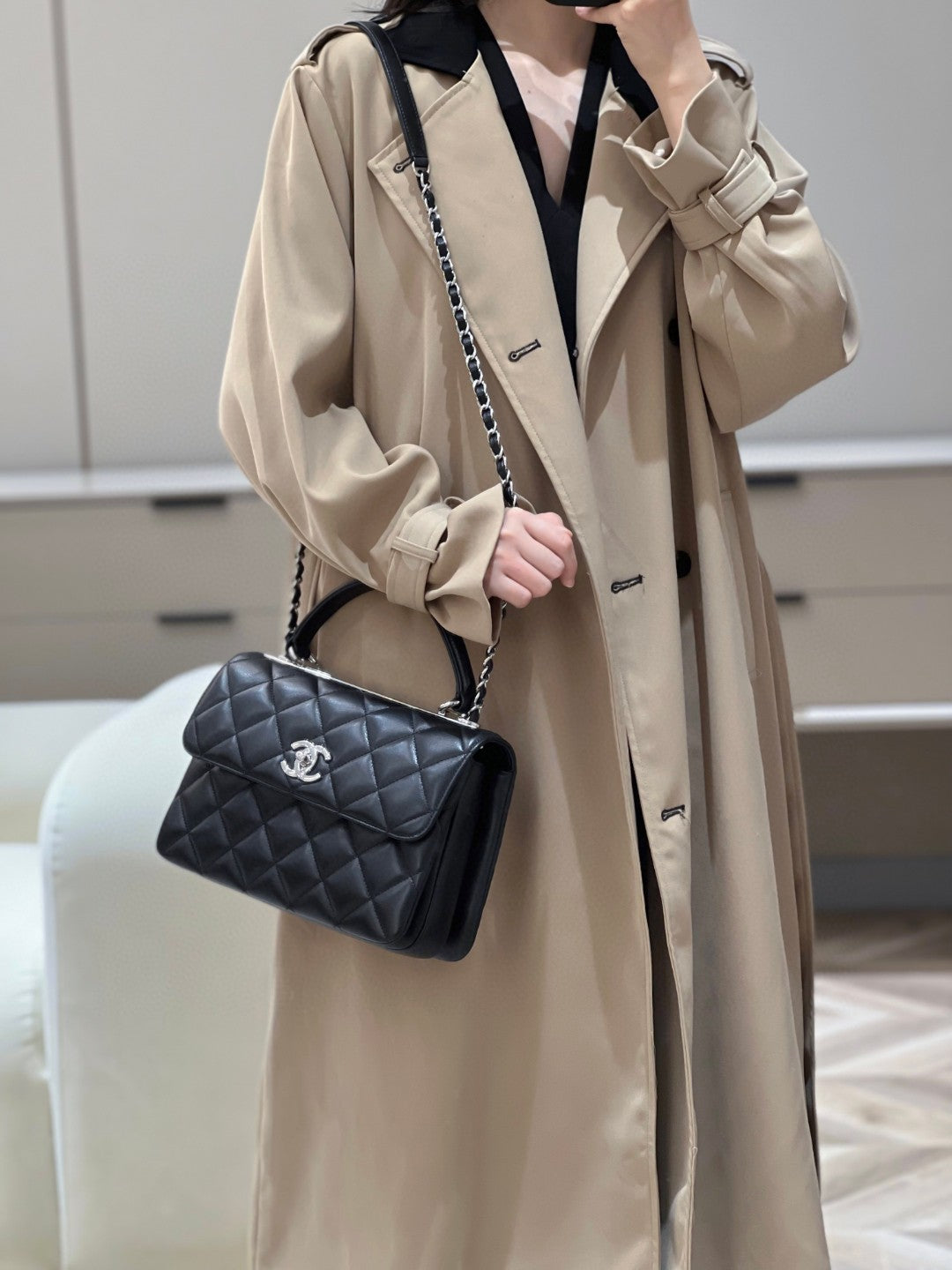 CH  FLAP BAG WITH TOP HANDLE Trendy cc Lambskin Black