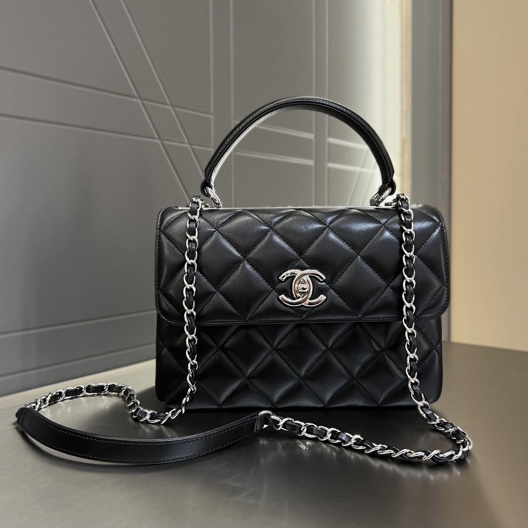 CH  FLAP BAG WITH TOP HANDLE Trendy cc Lambskin Black
