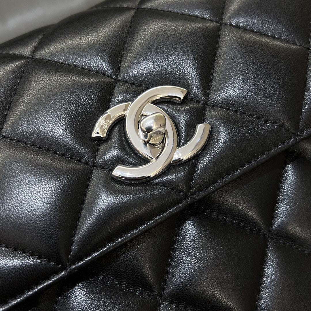 CH  FLAP BAG WITH TOP HANDLE Trendy cc Lambskin Black