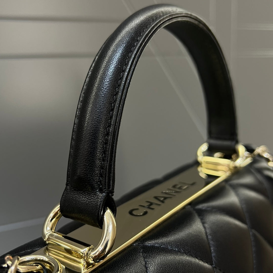 CH  FLAP BAG WITH TOP HANDLE Trendy cc Lambskin Black