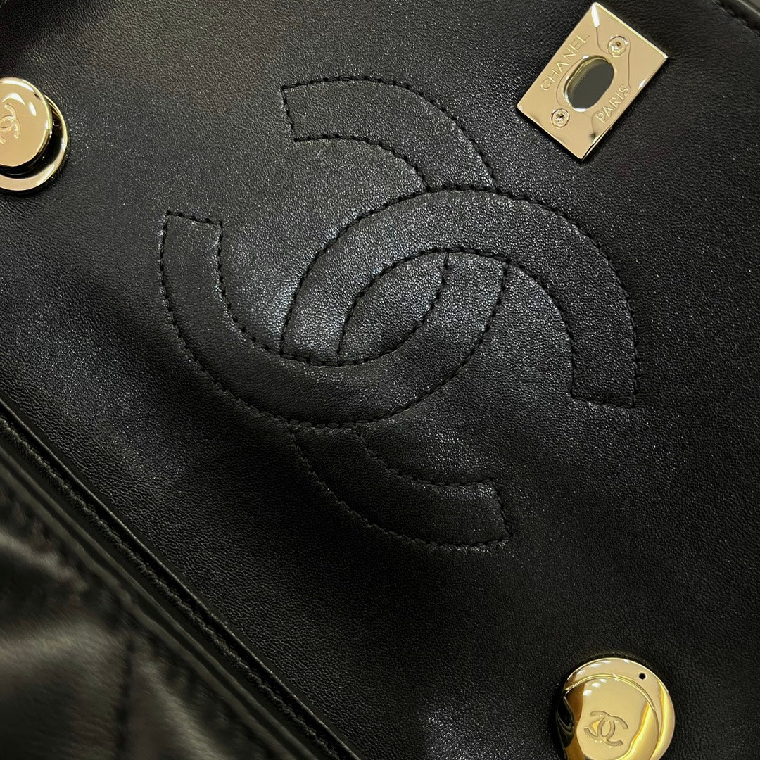 CH  FLAP BAG WITH TOP HANDLE Trendy cc Lambskin Black