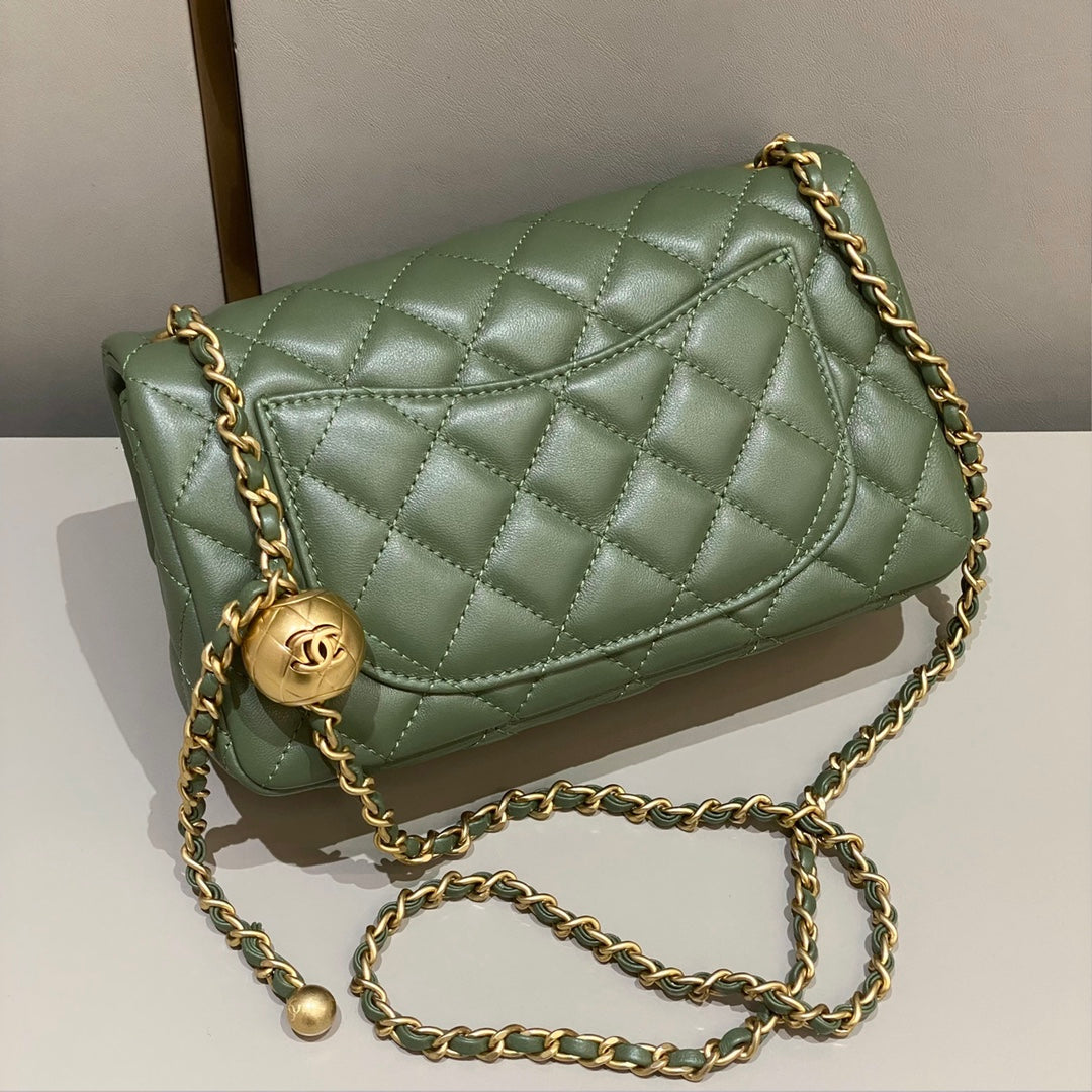 CH CF20 Golden Globe CLASSIC HANDBAG  Lambskin Cuban Green