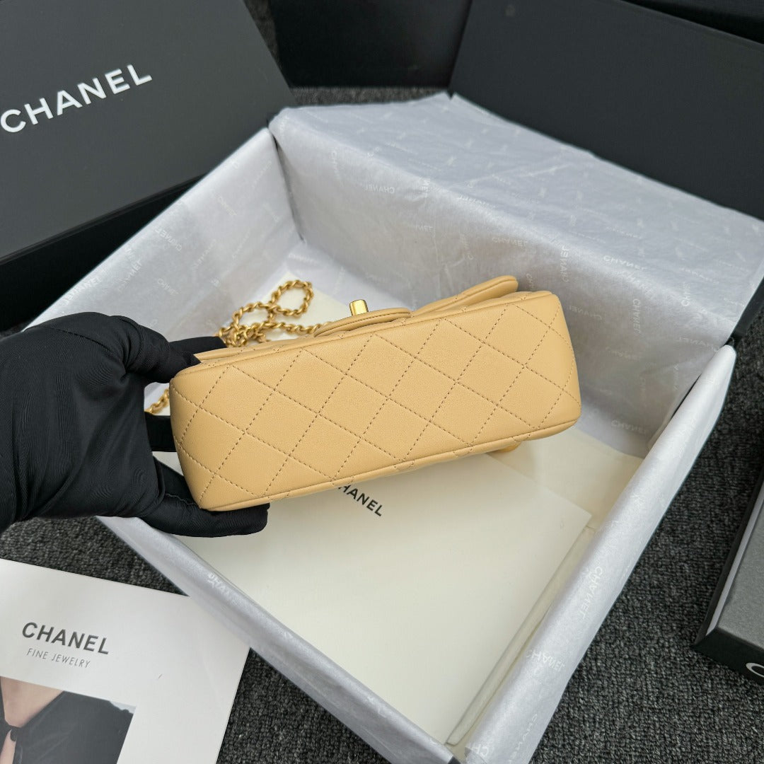 CH CF20 Golden Globe CLASSIC HANDBAG  Lambskin Milk tea color