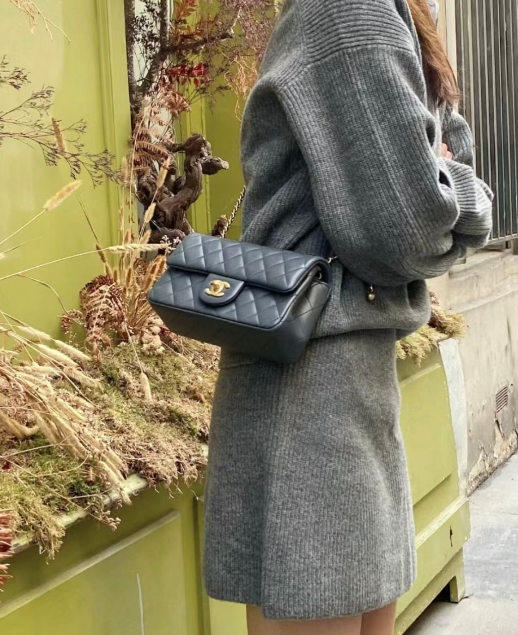 CH  CF20 Golden Globe CLASSIC HANDBAG  Lambskin Dark Gray