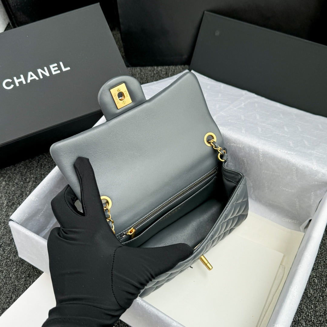 CH  CF20 Golden Globe CLASSIC HANDBAG  Lambskin Dark Gray