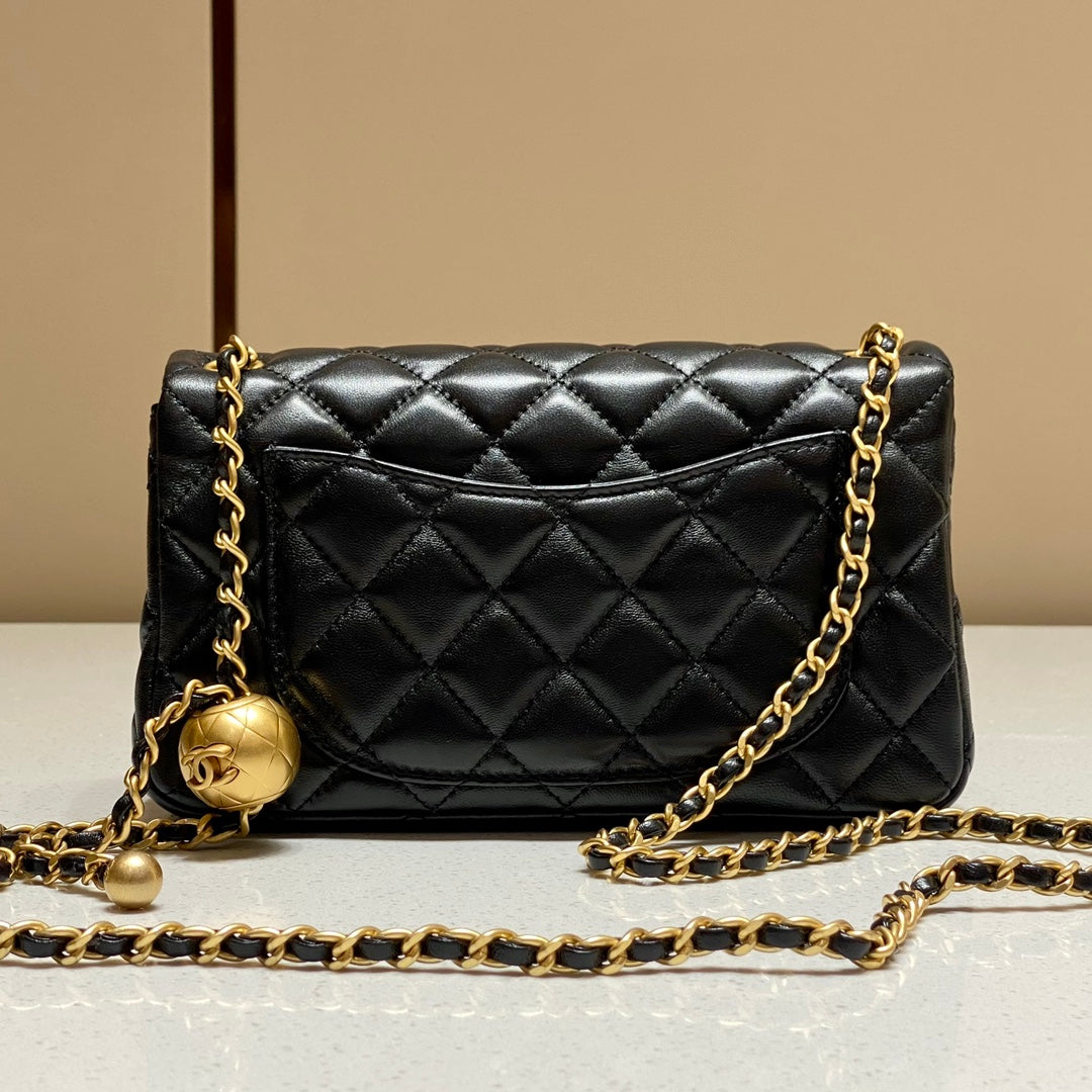 CH CF20 Golden Globe CLASSIC HANDBAG  Lambskin Black