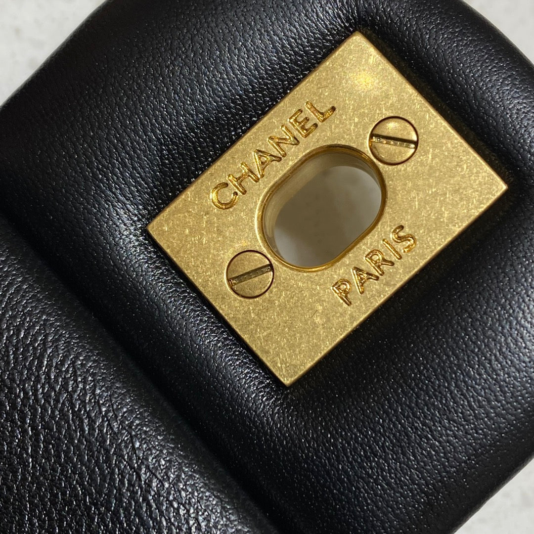 CH CF20 Golden Globe CLASSIC HANDBAG  Lambskin Black