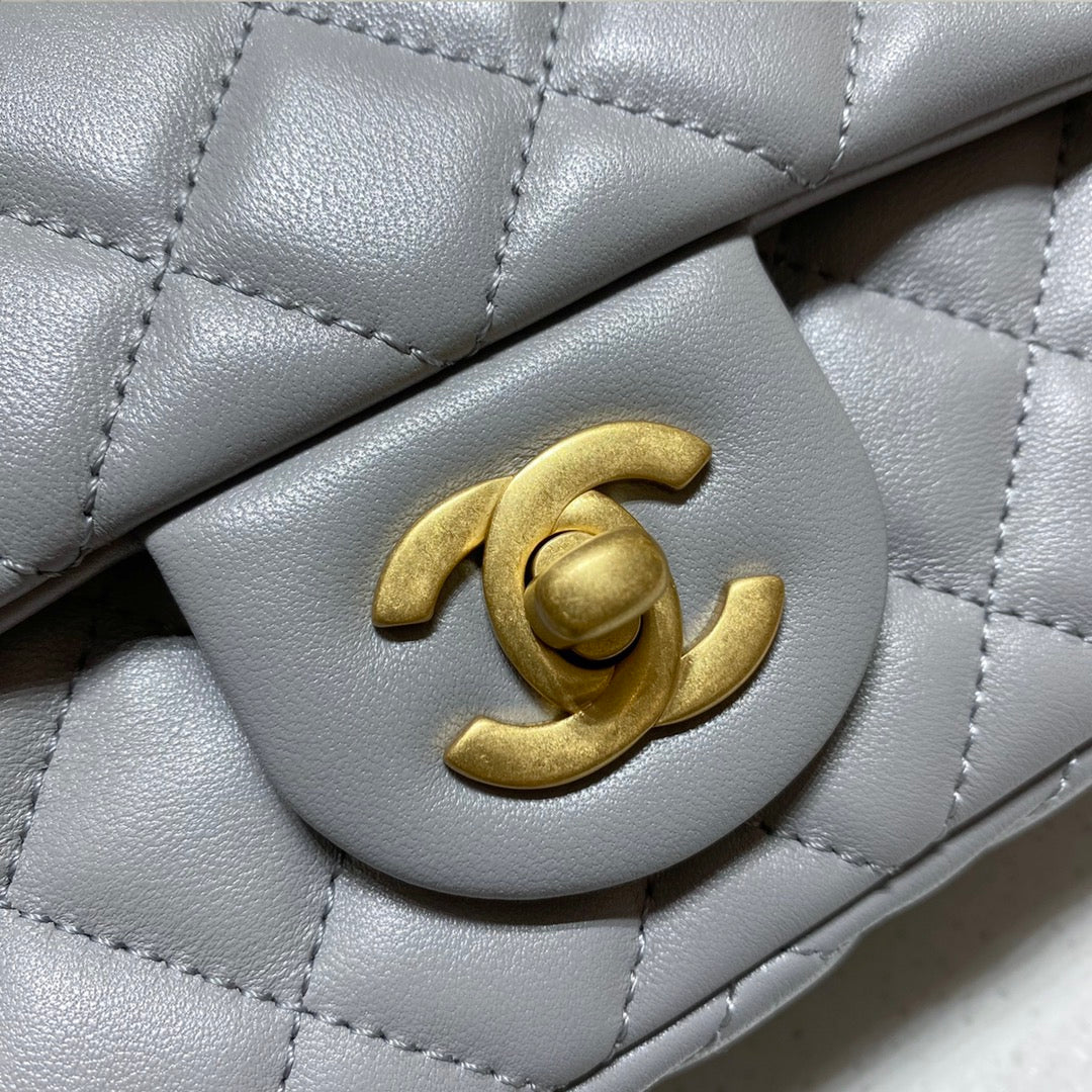 CH CF20 Golden Globe CLASSIC HANDBAG  Lambskin Grey