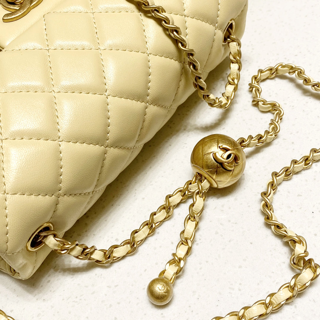 CH  CF20 Golden Globe CLASSIC HANDBAG  Lambskin Light yellow
