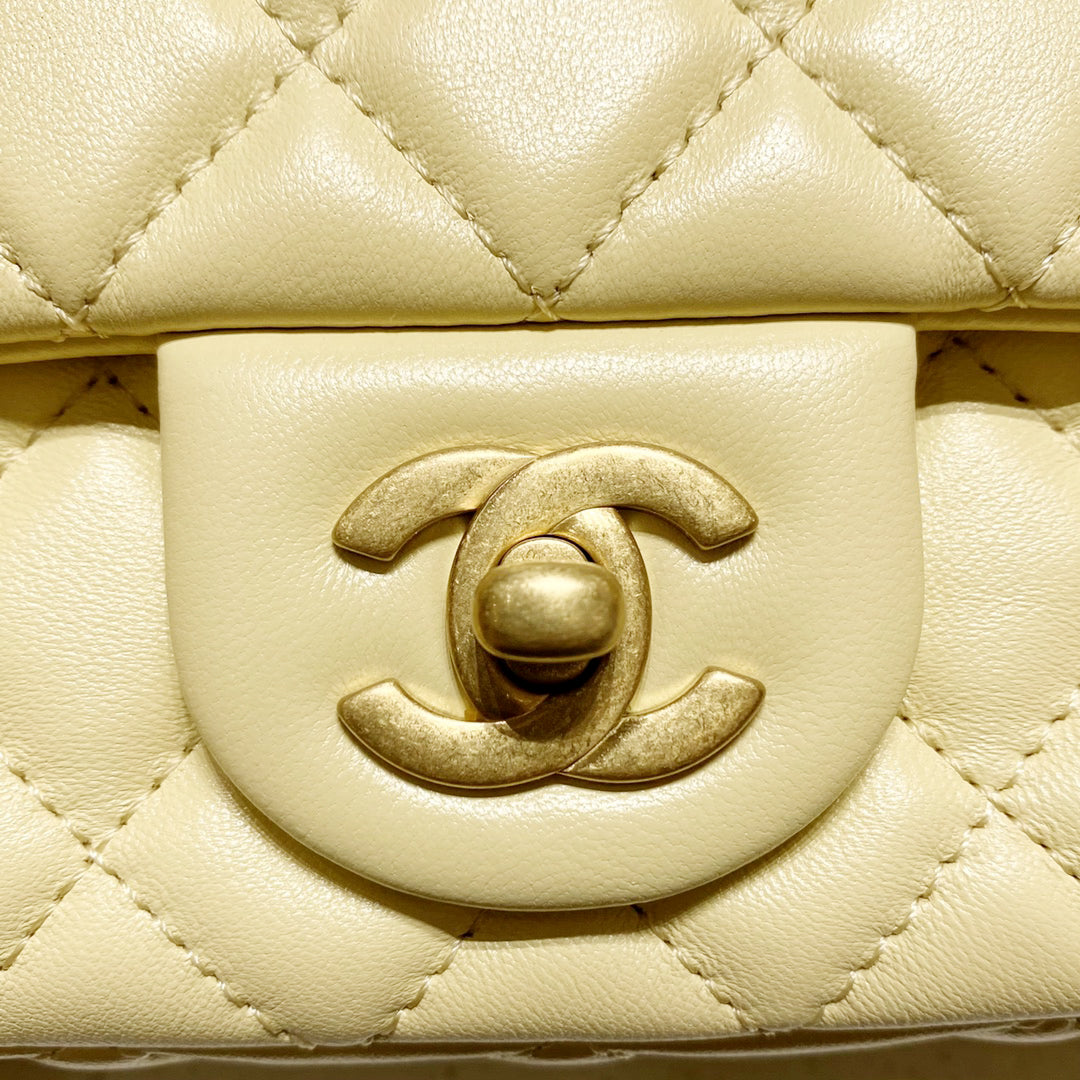 CH  CF20 Golden Globe CLASSIC HANDBAG  Lambskin Light yellow