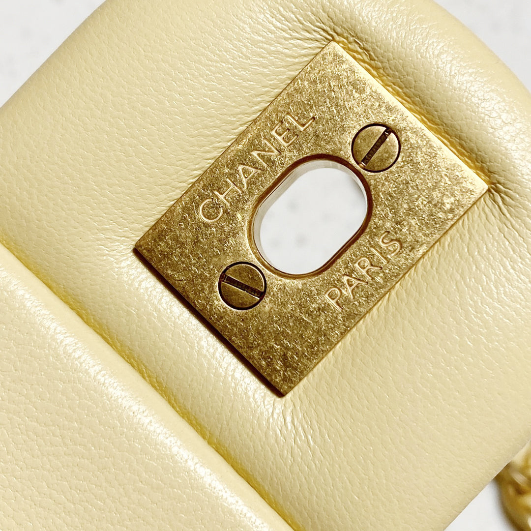 CH  CF20 Golden Globe CLASSIC HANDBAG  Lambskin Light yellow