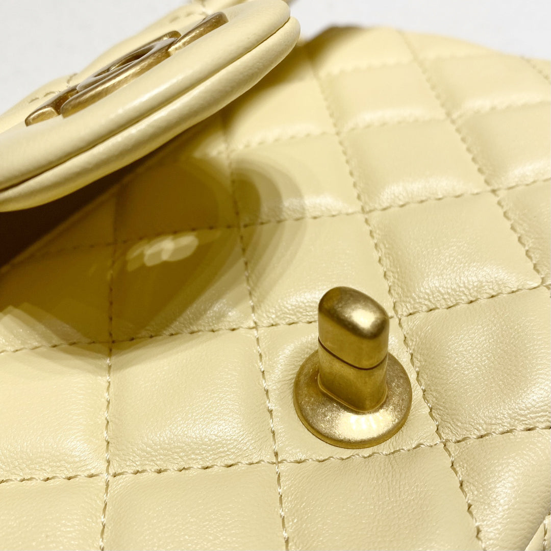CH  CF20 Golden Globe CLASSIC HANDBAG  Lambskin Light yellow