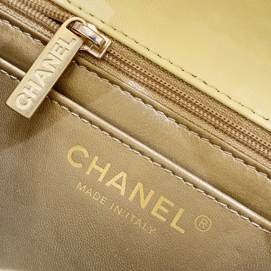 CH  CF20 Golden Globe CLASSIC HANDBAG  Lambskin Light yellow