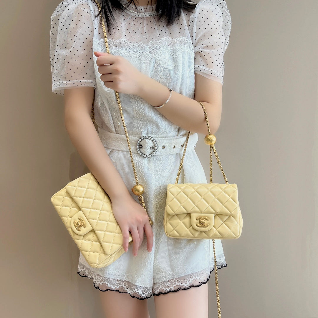 CH  CF20 Golden Globe CLASSIC HANDBAG  Lambskin Light yellow