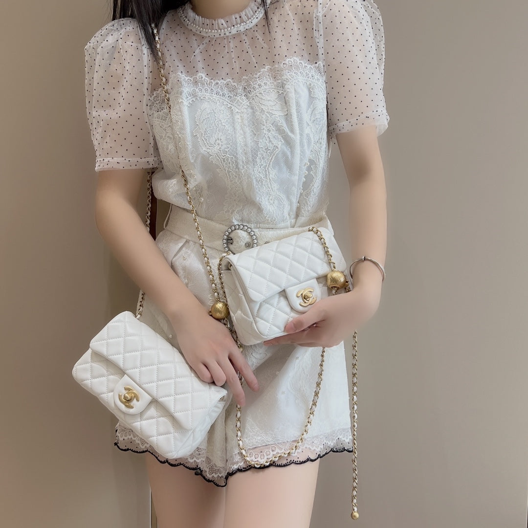 CH CF20 Golden Globe CLASSIC HANDBAG  Lambskin White