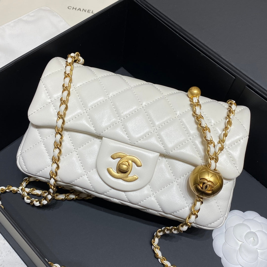 CH CF20 Golden Globe CLASSIC HANDBAG  Lambskin White