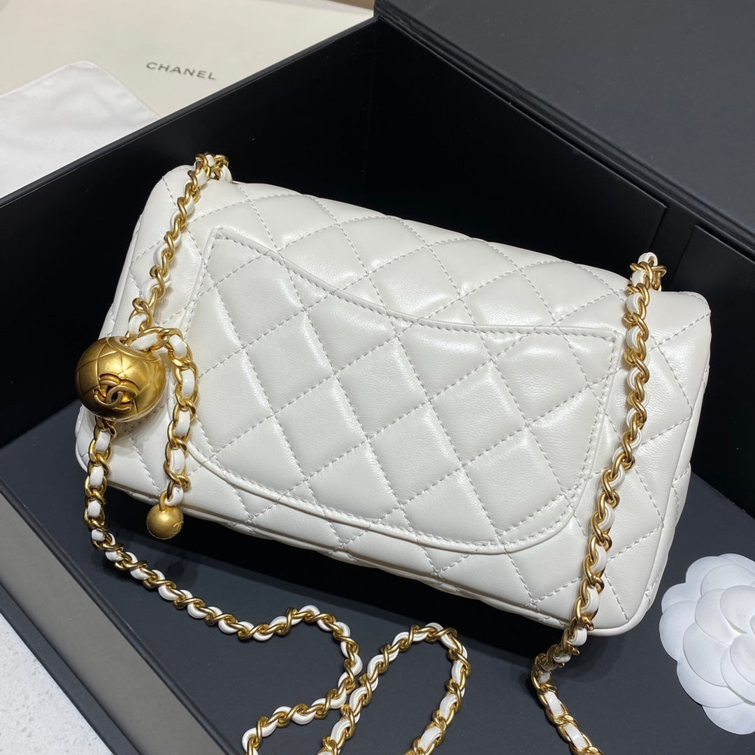 CH CF20 Golden Globe CLASSIC HANDBAG  Lambskin White